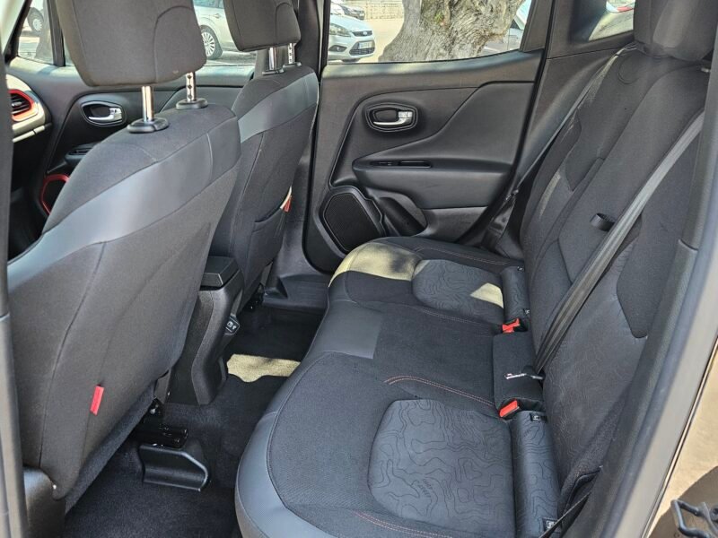 Jeep Renegade 4XE - Plug-In Trailhawk